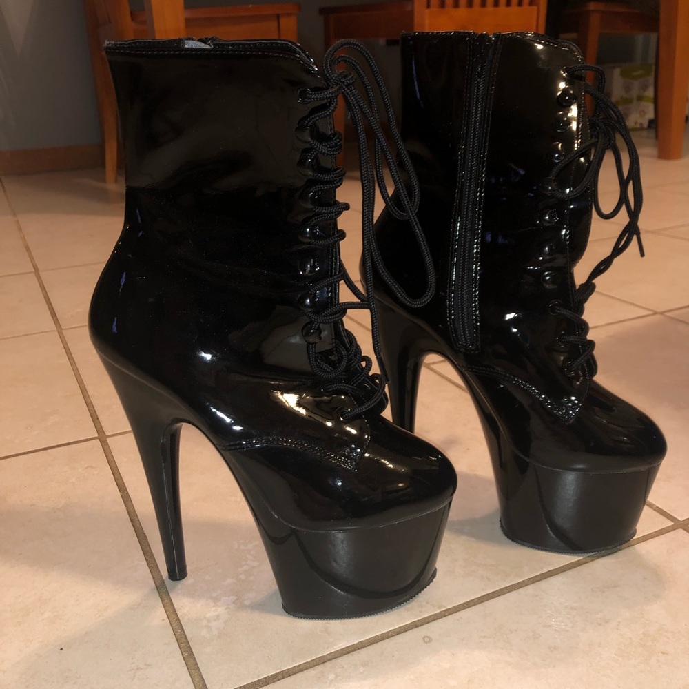 Pleaser Adore Lace Ankle Boots 7” Heel Sz 7